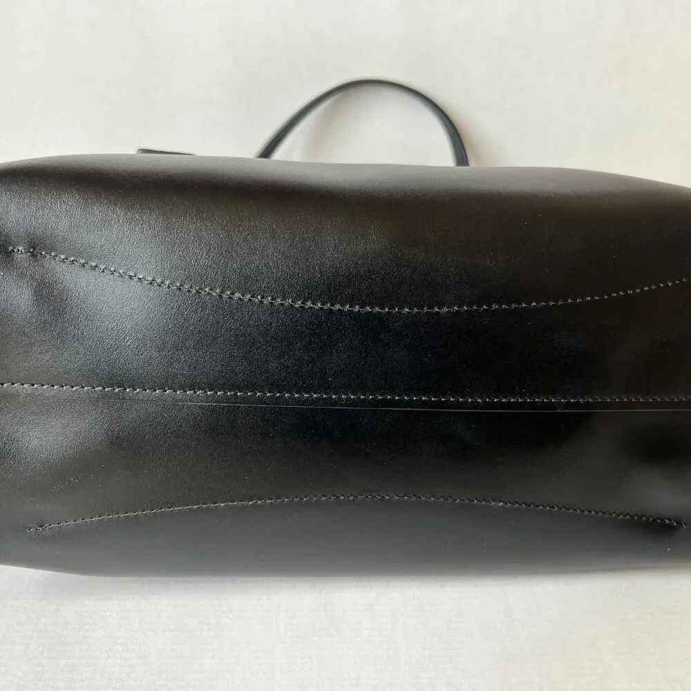 Chloe C Zipped Tote Black Leather Bag - Picture 4 of 14